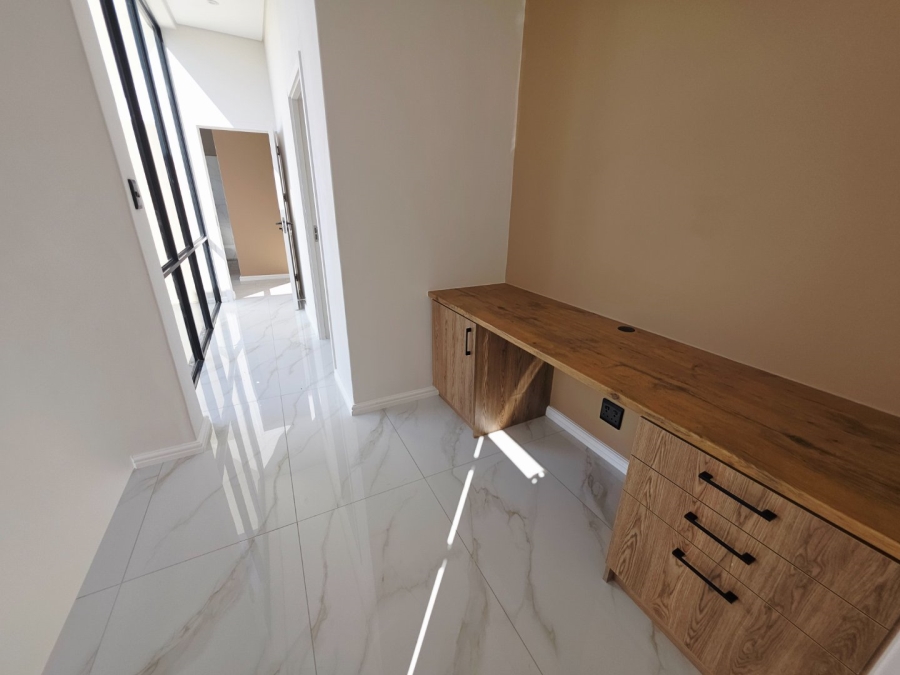 4 Bedroom Property for Sale in Sandown Western Cape